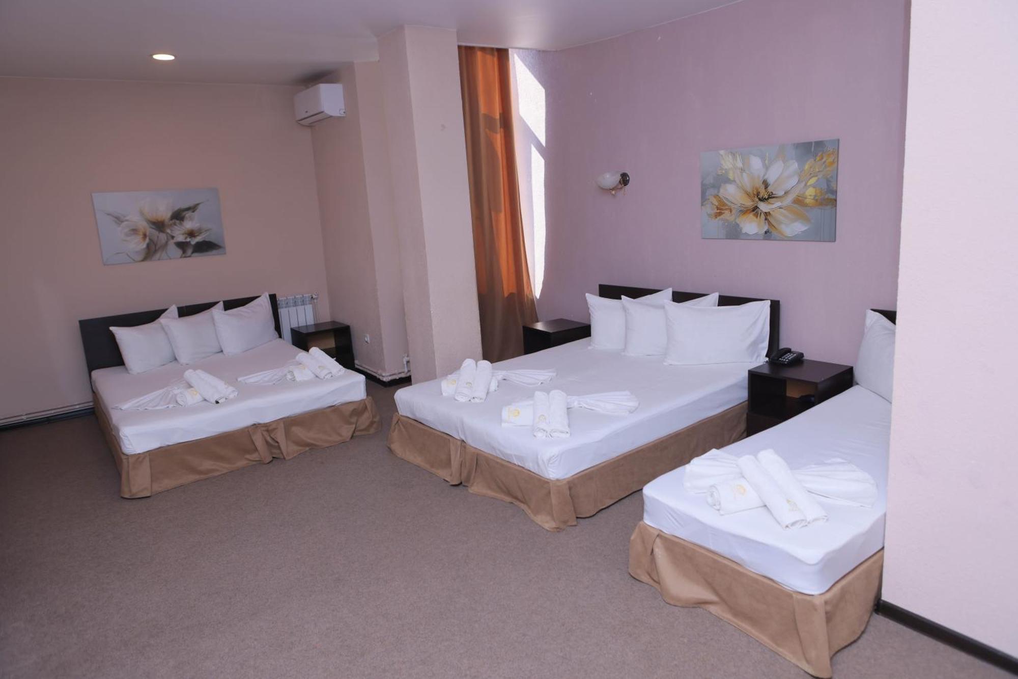 Richmind Hotel Vagharshapat Esterno foto