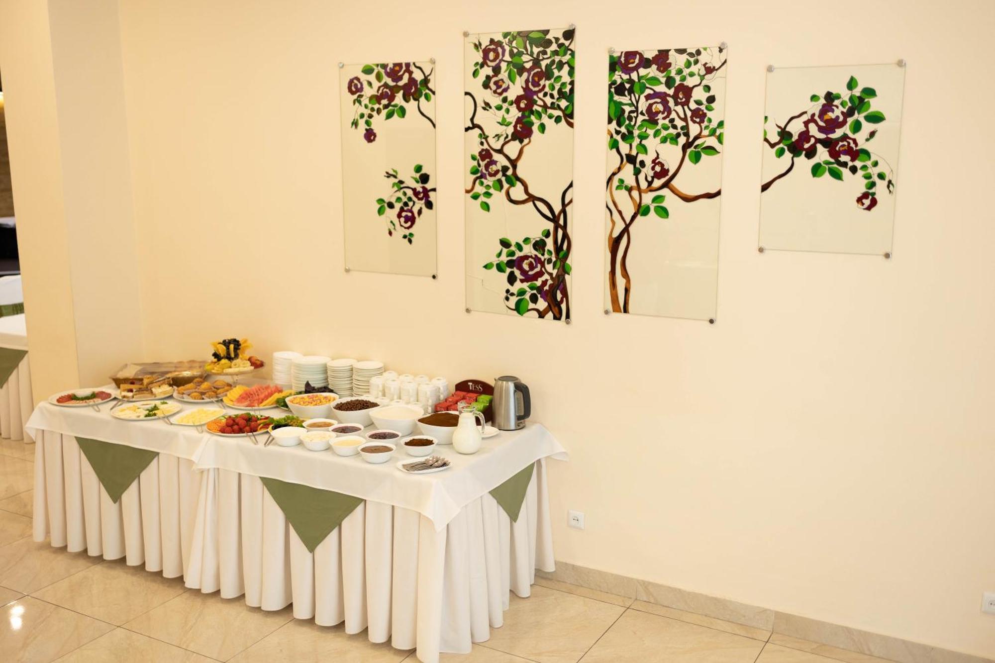 Richmind Hotel Vagharshapat Esterno foto