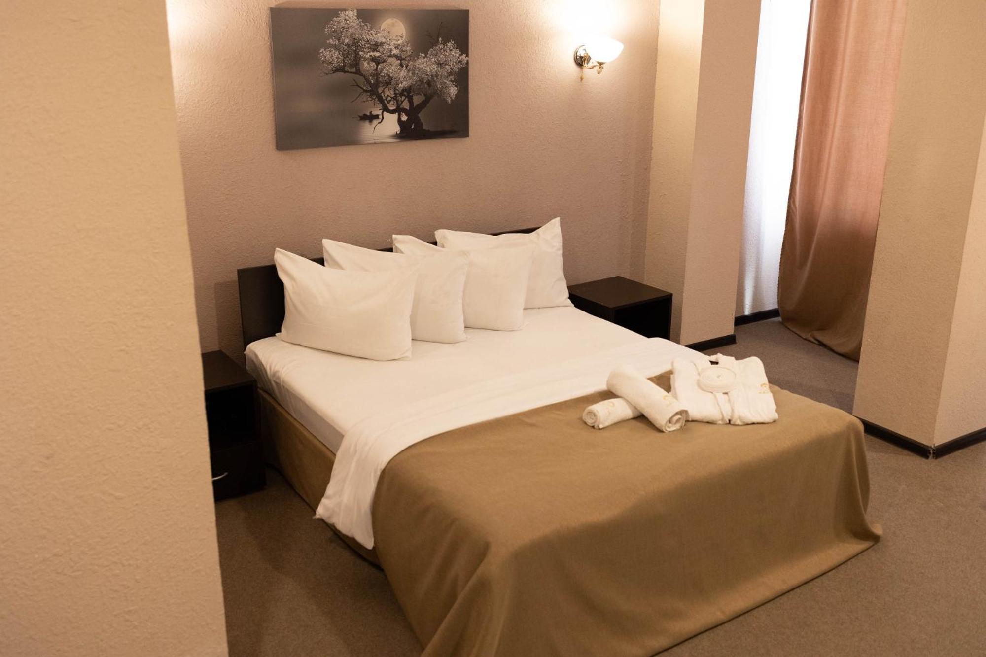 Richmind Hotel Vagharshapat Esterno foto