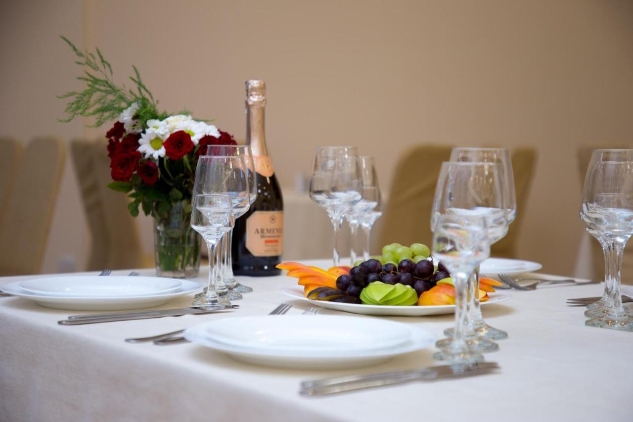 Richmind Hotel Vagharshapat Esterno foto